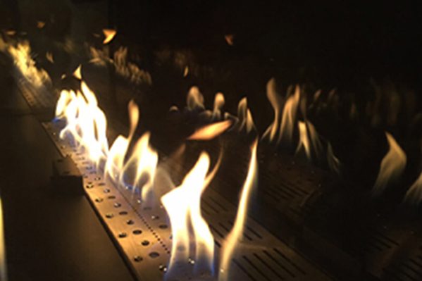 Flare 3D burner producing a natural-looking flame pattern
